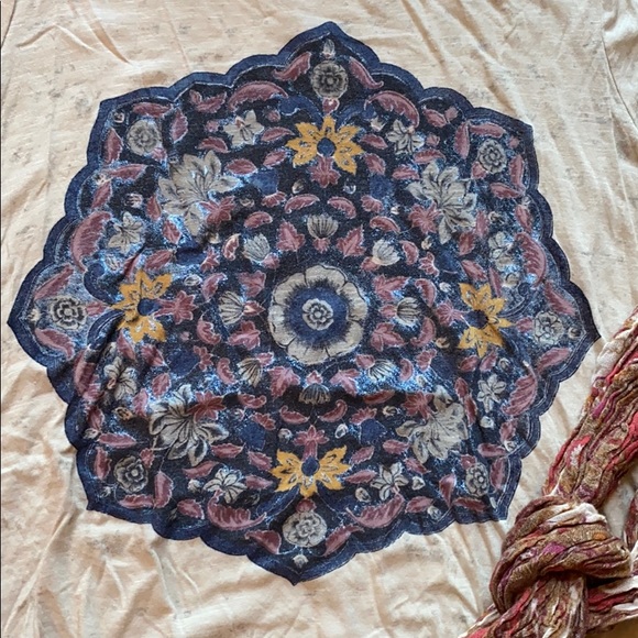 Lucky Brand & Co t-shirt size M w scarf - Picture 2 of 5